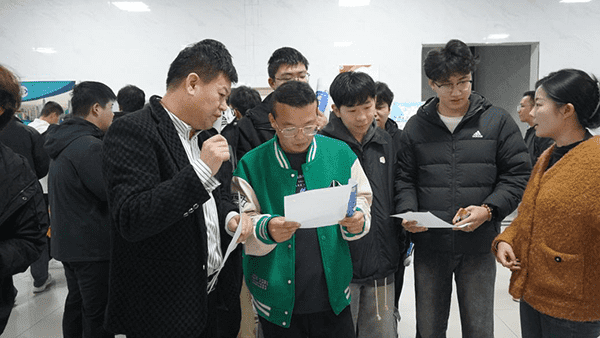 UG环球官方网举办2025届毕业生 “就在金秋 职面未来”校园双选会