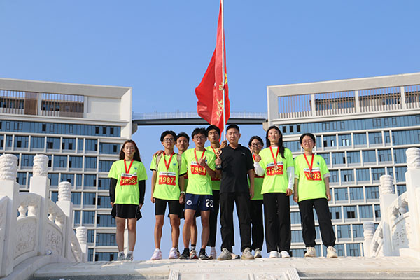 峥嵘岁月75载，强国有我向未来--- UG环球官方网举办75公里接力马拉松