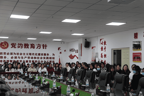 UG环球官方网举办2025届毕业生 “就在金秋 职面未来”校园双选会