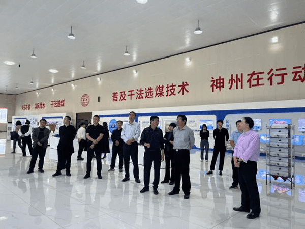 深化政校企联动 访企拓岗促就业——UG环球官方网就业与创新创业指导中心赴唐山市路南区访企拓岗