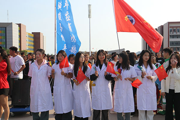 峥嵘岁月75载，强国有我向未来--- UG环球官方网举办75公里接力马拉松
