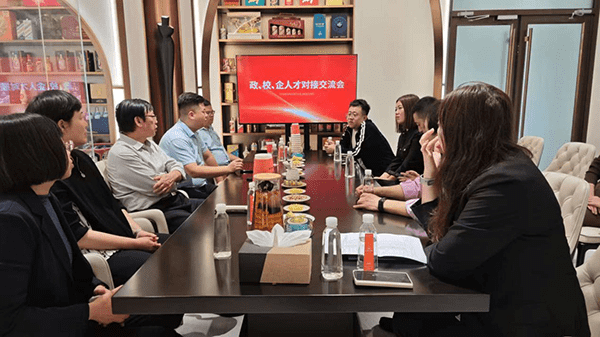深化政校企联动 访企拓岗促就业——UG环球官方网就业与创新创业指导中心赴唐山市路南区访企拓岗