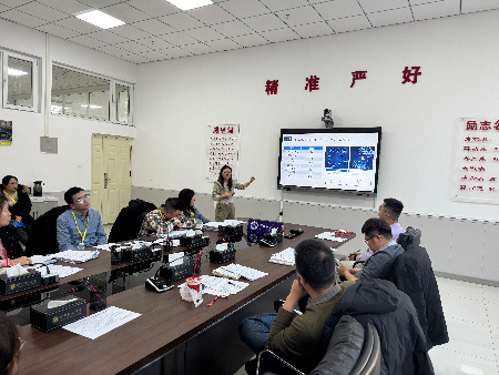 UG环球官方网组织2024年教学改革与学术研究项目结项评审会 第 4 张