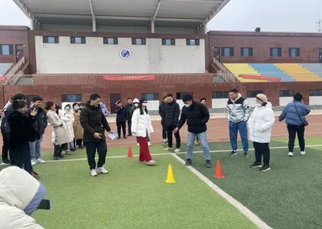 大学体育课教学部成功举办23年春季教职工素质拓展活动 第 2 张