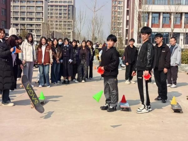 UG环球官方网社团指导中心“声动漫影，板炫激情” 第 13 张