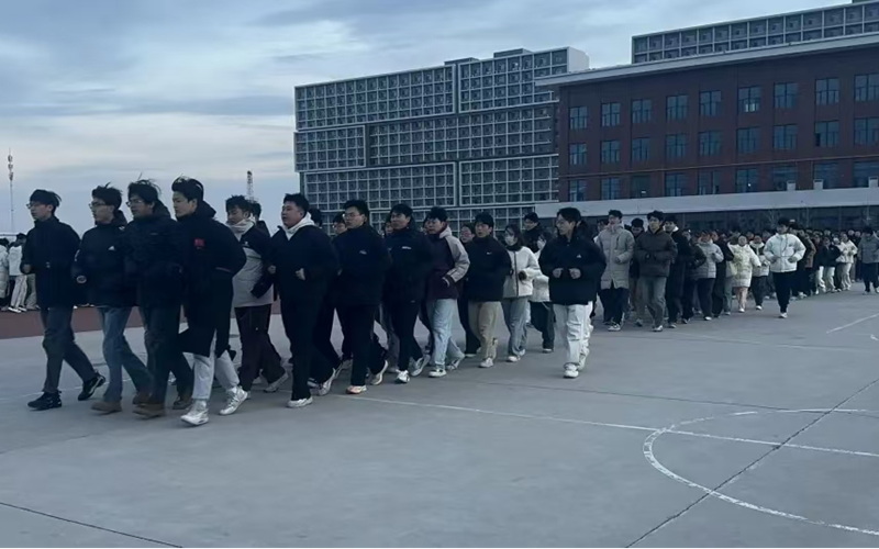 计算机学院 -跑步不止 青春展翅