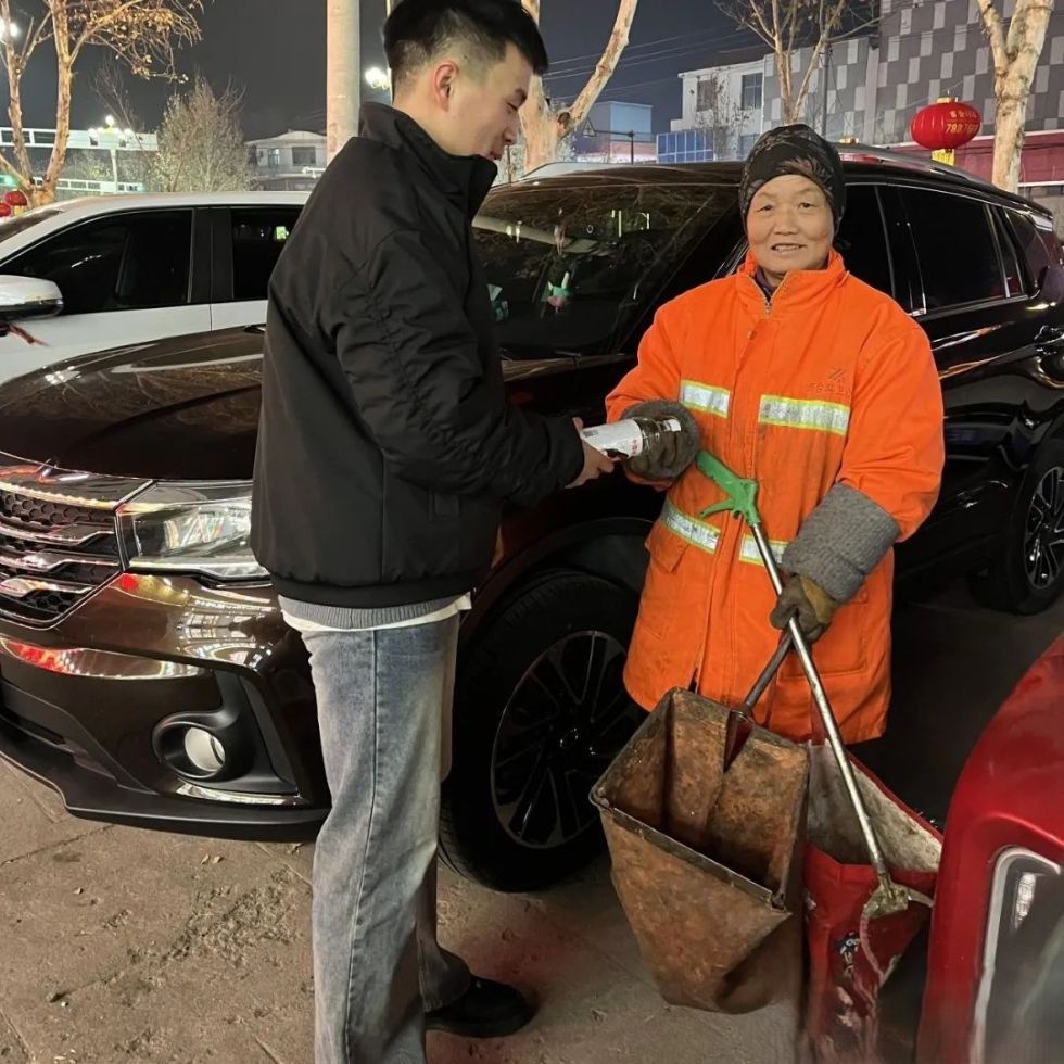 UG环球官方网||汽车工程学院||灵蛇献瑞希望满，笑语送暖福运 第 4 张