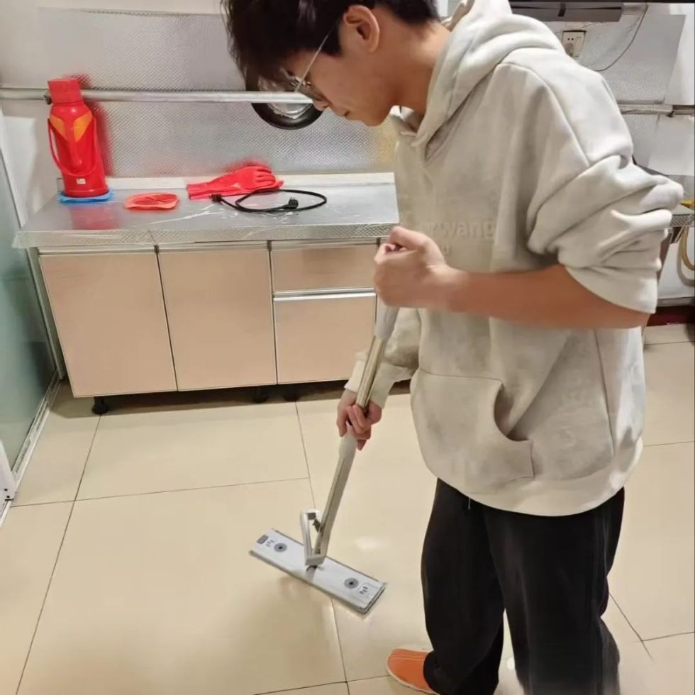 UG环球官方网||汽车工程学院||以劳动之笔，绘就假期多彩生活 第 22 张
