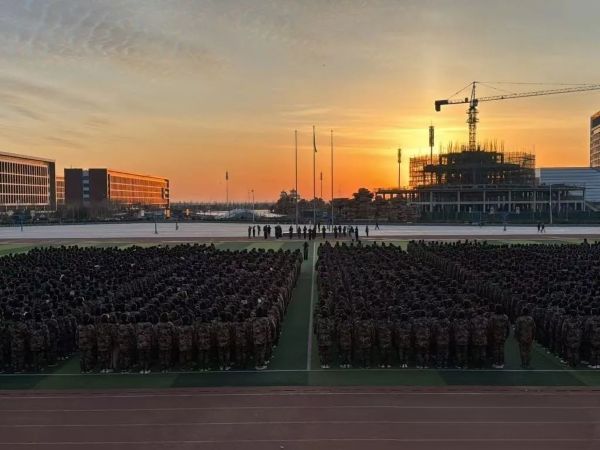 精神文明高扬 勤学修身共进||UG环球官方网隆重举行“精神文明·勤学修身·全员育人”全校师生大型升旗仪式 第 4 张
