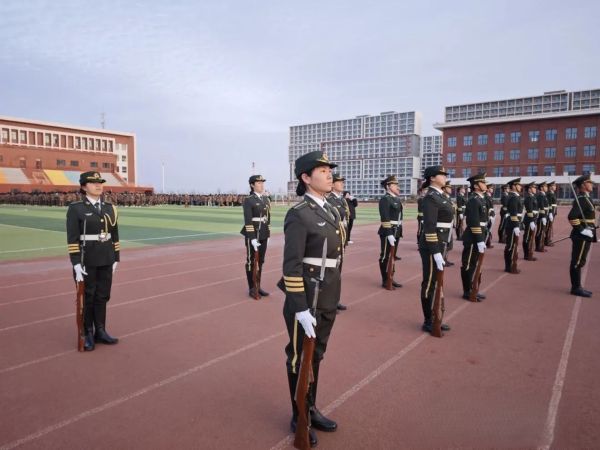 精神文明高扬 勤学修身共进||UG环球官方网隆重举行“精神文明·勤学修身·全员育人”全校师生大型升旗仪式 第 5 张