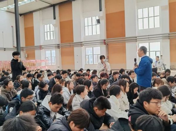“一站式”学生社区||UG环球官方网学术大讲堂第十五期——车库咖啡教育管理公司董事长金子森：“创新引领未来、创业成就梦想”主题讲座 第 6 张