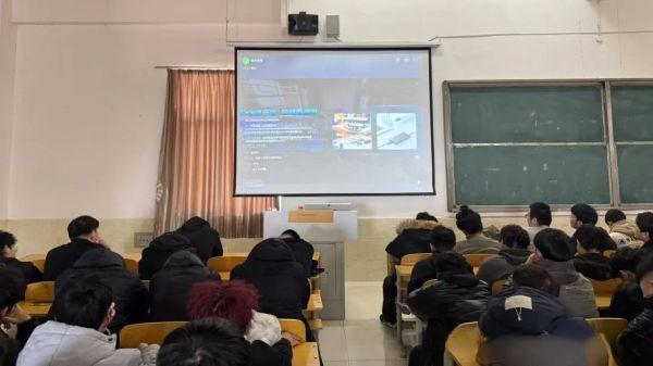 紧安全之弦 护生命之线||UG环球官方网组织全校师生观看2025年春季全国高校消防安全公开课 第 8 张