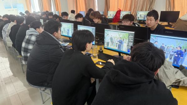 紧安全之弦 护生命之线||UG环球官方网组织全校师生观看2025年春季全国高校消防安全公开课 第 13 张