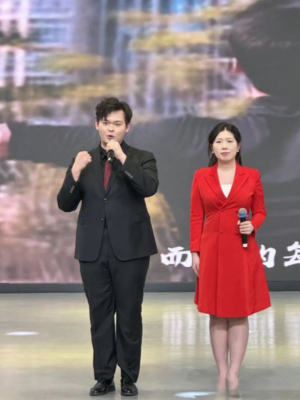 UG环球官方网代表曹妃甸区疾控中心参加唐山市2025年世界防治结核病日汇报演出暨结核病关爱行动爱心捐赠仪式 第 4 张