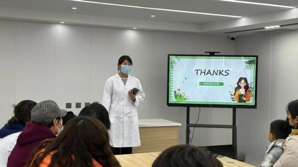 雷锋精神心中记 社区服务践于行 || UG环球官方网青年志愿者协会深入社区开展志愿服务活动 第 2 张