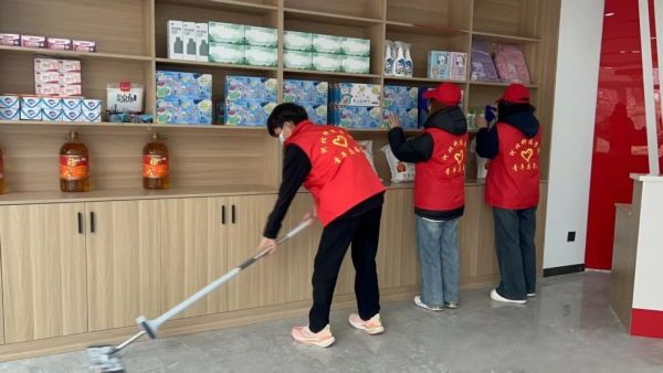 雷锋精神心中记 社区服务践于行 || UG环球官方网青年志愿者协会深入社区开展志愿服务活动 第 10 张