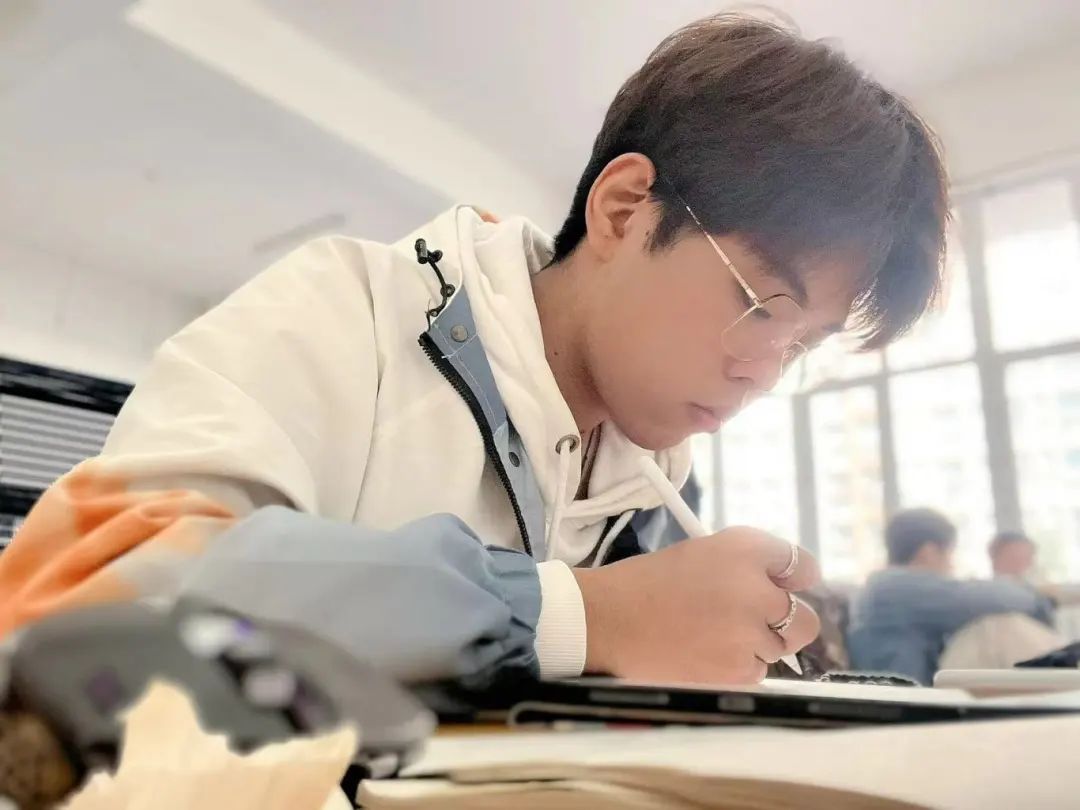 奋楫研海 上岸凯旋 ‖ UG环球官方网2024届优秀毕业生风采展示（三） 第 1 张